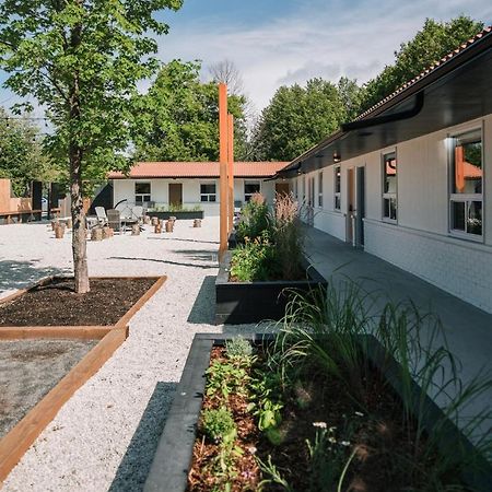 Penny'S Motel Thornbury Екстер'єр фото