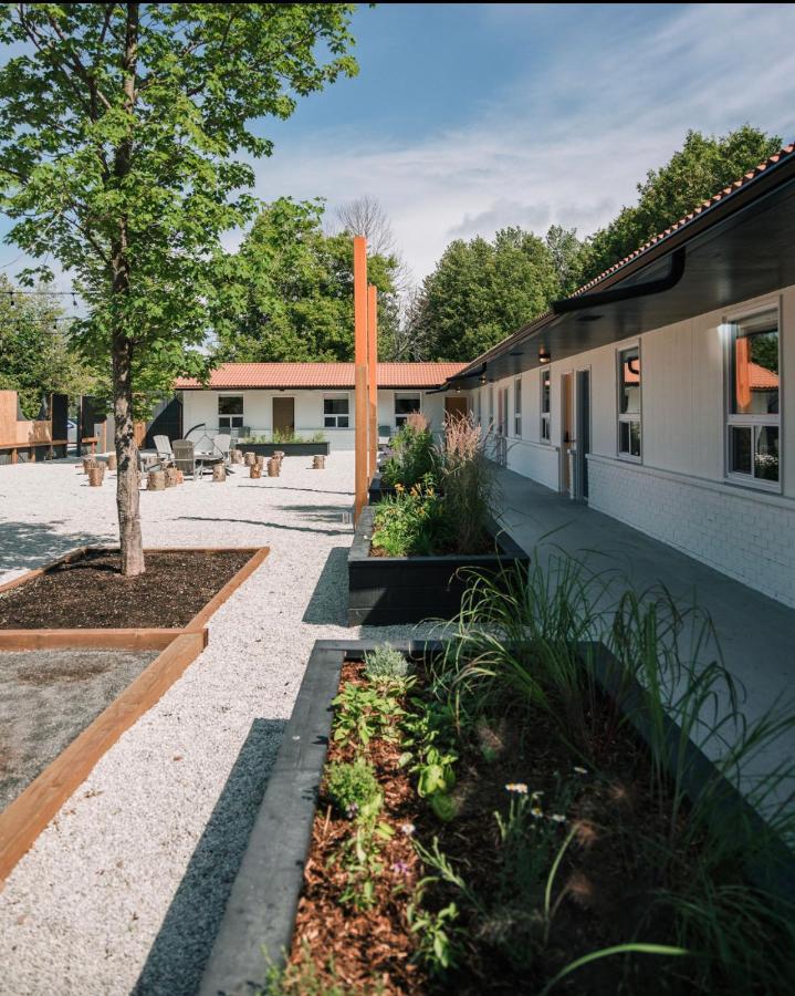 Penny'S Motel Thornbury Екстер'єр фото