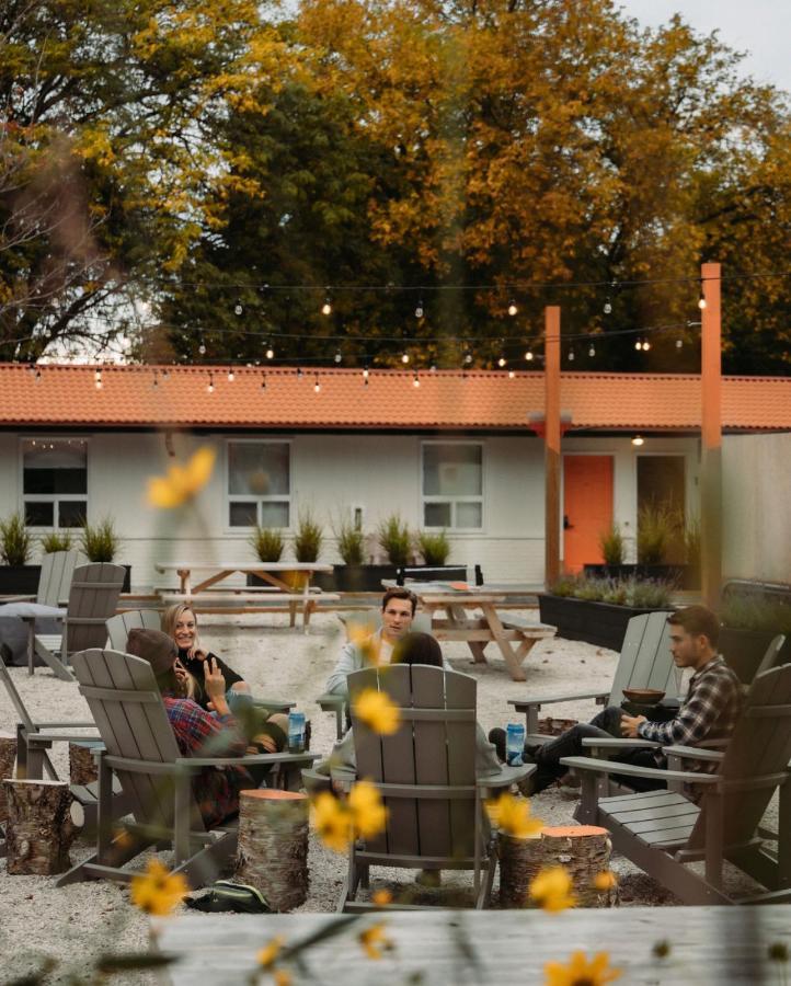 Penny'S Motel Thornbury Екстер'єр фото