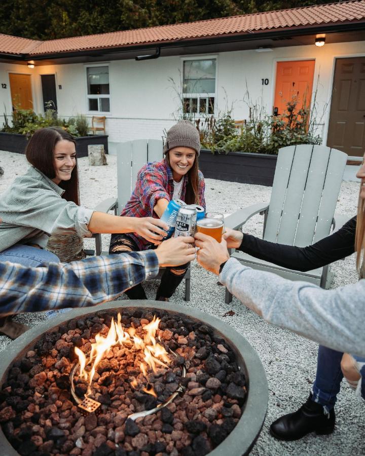 Penny'S Motel Thornbury Екстер'єр фото