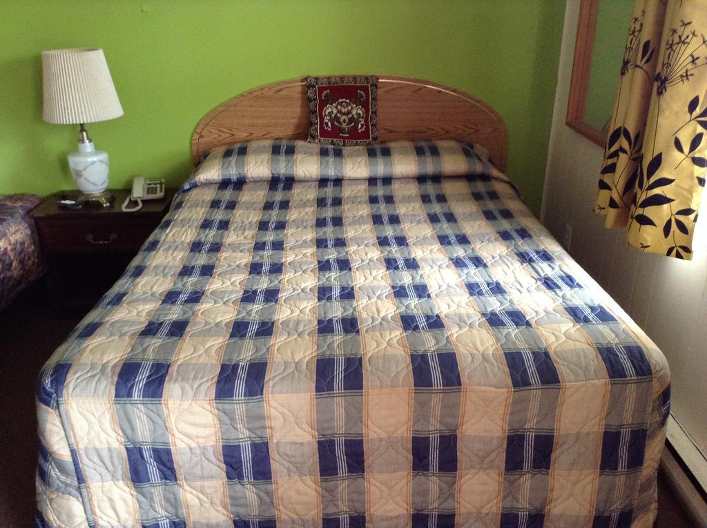 Penny'S Motel Thornbury Екстер'єр фото