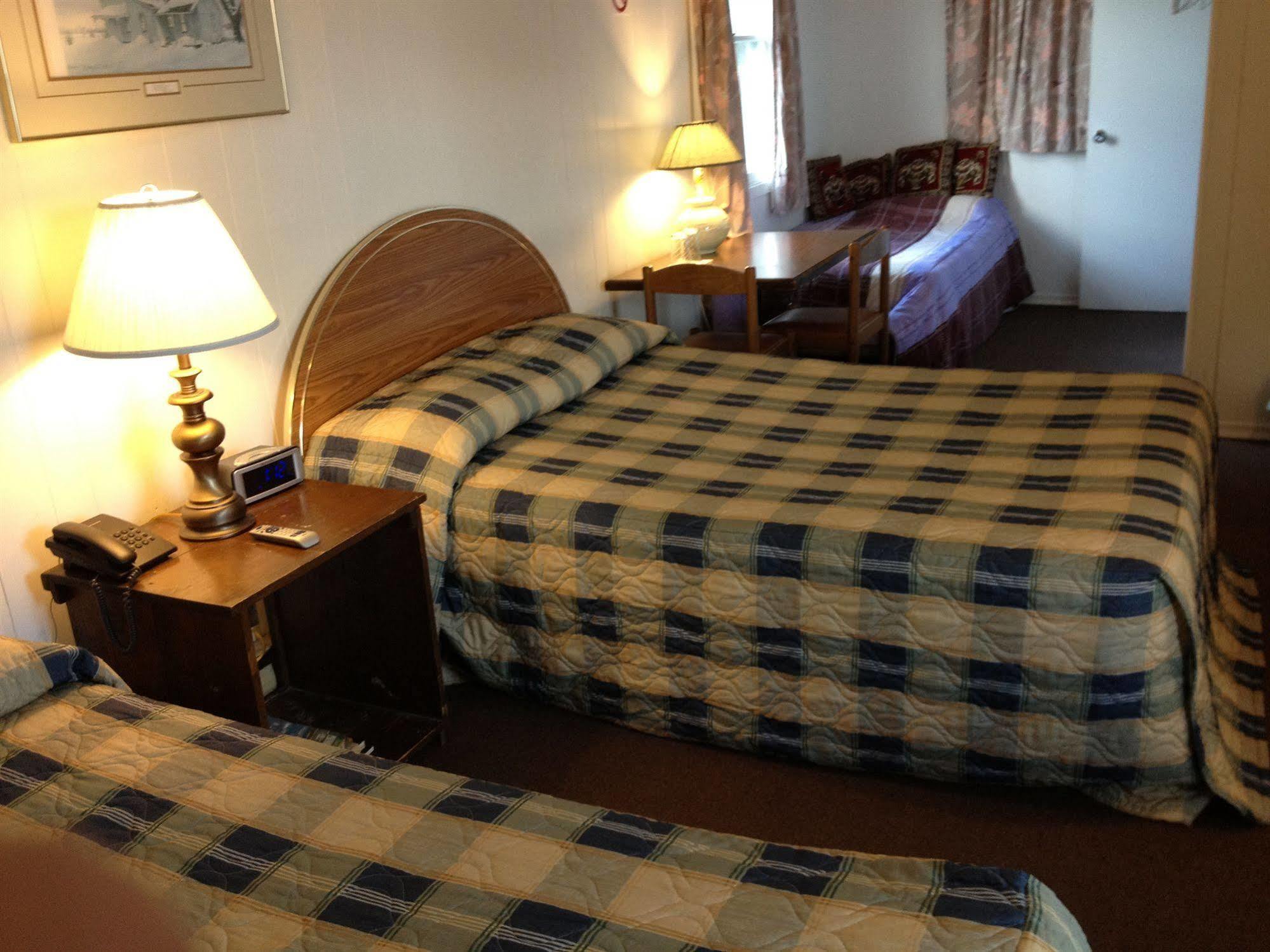 Penny'S Motel Thornbury Екстер'єр фото